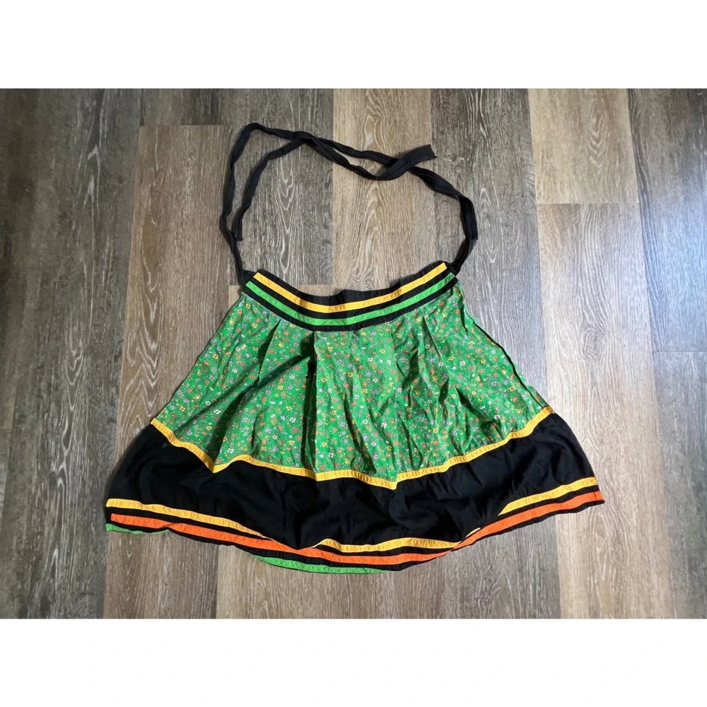 Floral Half Apron Womens One Size Green Black Good Ribbon Trim Pleated